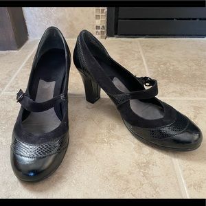 8.5 Womens black Dress shoe